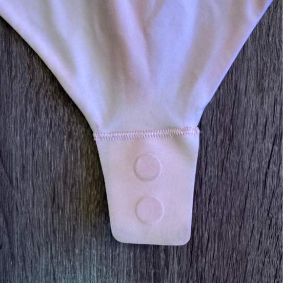 Lululemon Wundermost nulu square neck long sleeve bodysuit. Xlarge.Light pink. - Picture 8 of 9